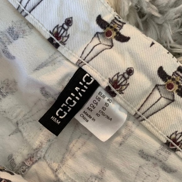 Shorts - Picture 1 of 3